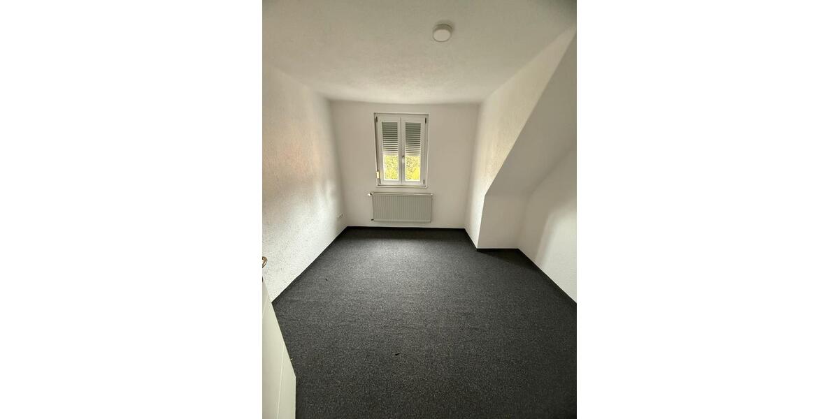 Dachgeschosswohnung mit Küche mitten in Neu-Ulm 4 zimmer