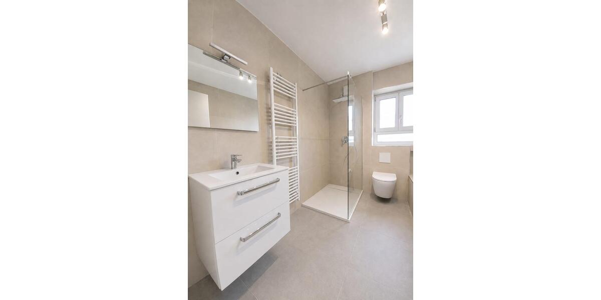 Etagenwohnung Oberasbach - 4 Zimmer, 120 m&sup2;, 1.650&euro; | Angebot:26608636