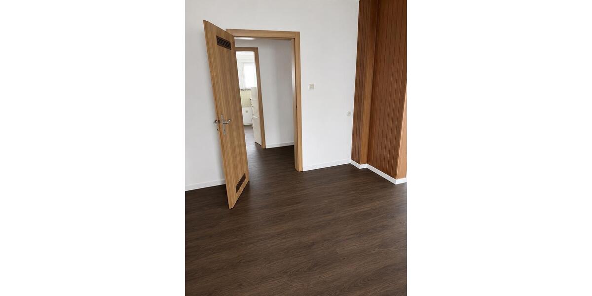 Etagenwohnung Detmold - 3 Zimmer, 82 m&sup2;, 820&euro; | Angebot:26648952