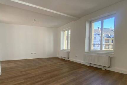 Kernsanierte große 2,5 ZKB-Wohnung im Herzen von Wittlich mit Dachterrasse