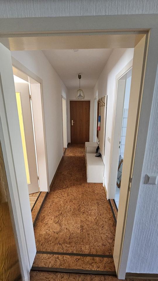 3 Zimmerwohnung Teilmöbliert oder leer