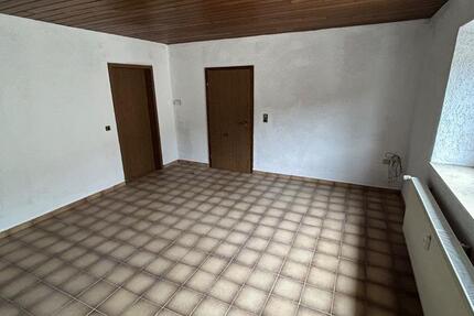 Haus Ralingen - 7 Zimmer, 140 m&sup2;, 1.000&euro; | Angebot:26612264