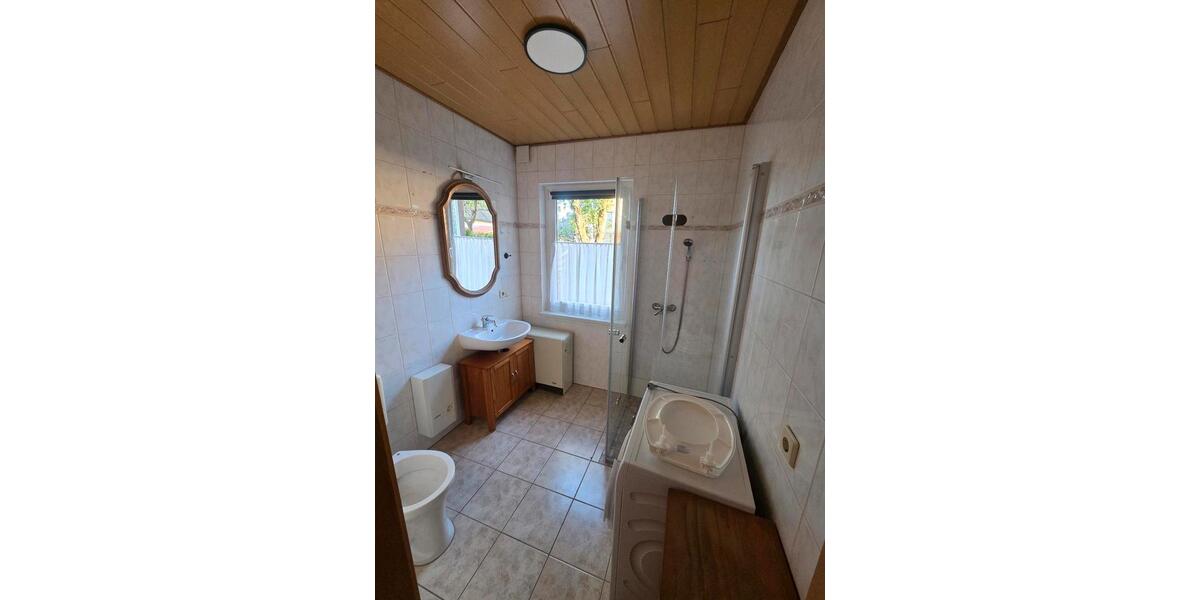 Erdgeschoßwohnung Markersdorf - 1 Zimmer, 35 m&sup2;, 250&euro; | Angebot:26441995