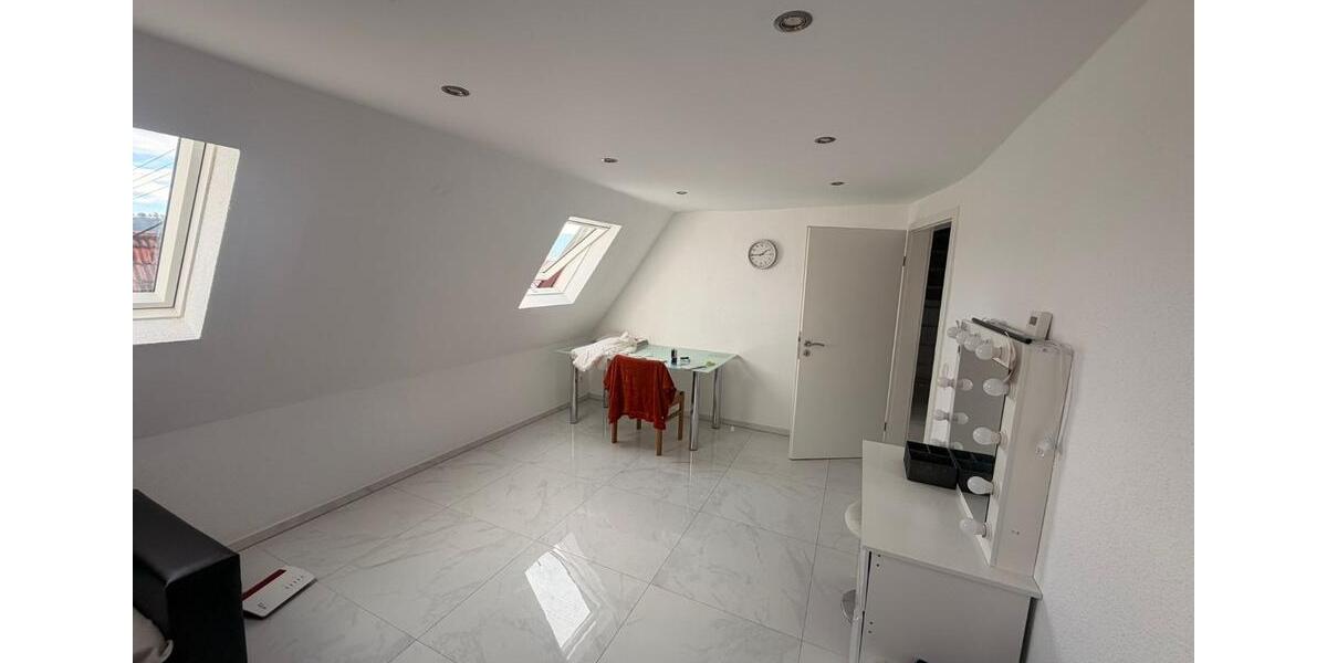 Dachgeschoßwohnung Simmozheim - 4 Zimmer, 94 m&sup2;, 1.000&euro; | Angebot:25755988