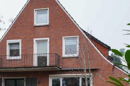 Helle, renovierte Obergeschosswohnung im Herzen von Leer-Loga! mit Balkon, Gartenmitnutzung & Garage 3 zimmer