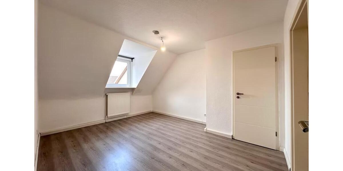 Dachgeschoßwohnung Gelsenkirchen - 4 Zimmer, 73 m&sup2;, 520&euro; | Angebot:26678946