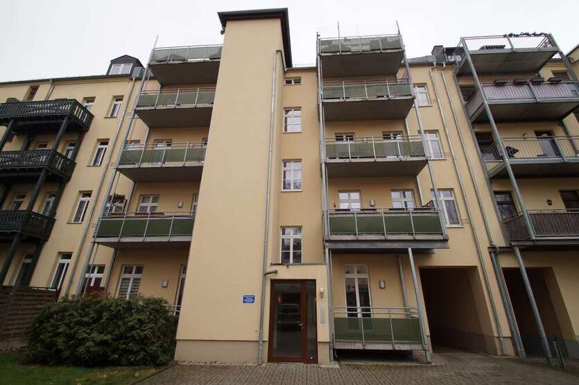 mit 360° Rundgang! Sanierte 2 Zimmer mit Balkon + großer Küche am Brühl! 2 zimmer