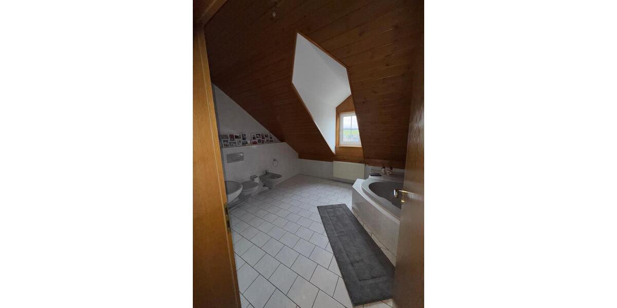 Dachgeschoßwohnung Weilmünster - 3 Zimmer, 123 m&sup2;, 900&euro; | Angebot:25944225
