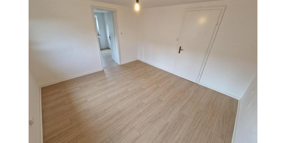 renovierte 4-Zimmer-Wohnung im DG 4 zimmer