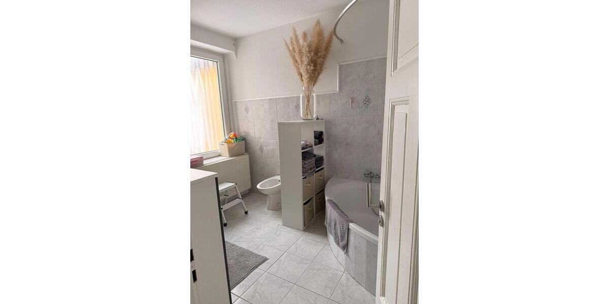 Reihenhaus Einbeck - 7 Zimmer, 150 m&sup2;, 1.190&euro; | Angebot:26531328