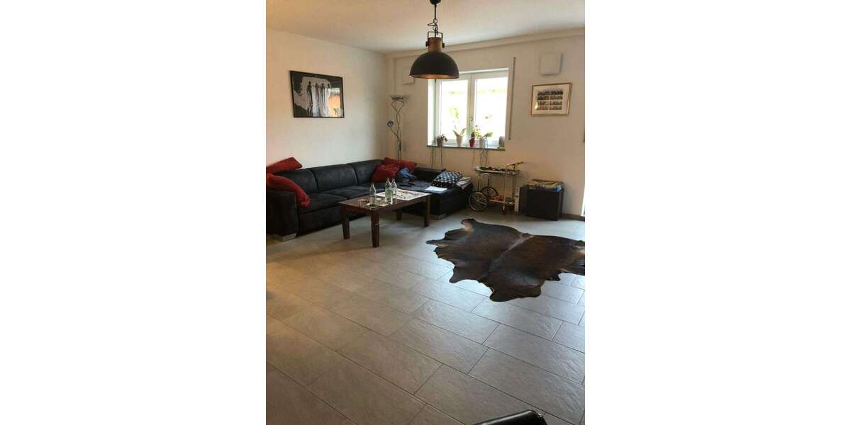 Etagenwohnung Lappersdorf - 3 Zimmer, 90 m&sup2;, 1.000&euro; | Angebot:27125360
