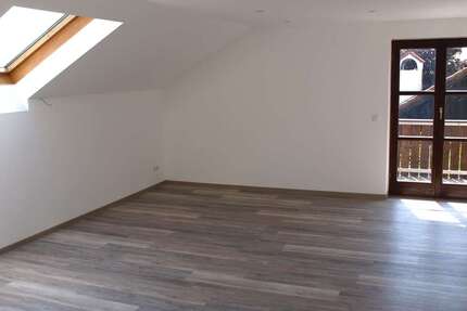 Wohnung Vilsheim - 3 Zimmer, 95 m&sup2;, 900&euro; | Angebot:27096344