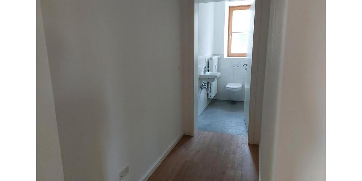 Erdgeschoßwohnung Straubing - 4 Zimmer, 137 m&sup2;, 1.050&euro; | Angebot:26007881