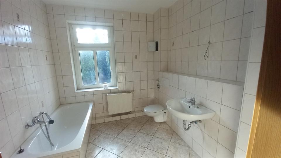 Etagenwohnung Waldheim - 3 Zimmer, 73 m&sup2;, 393&euro; | Angebot:13432383