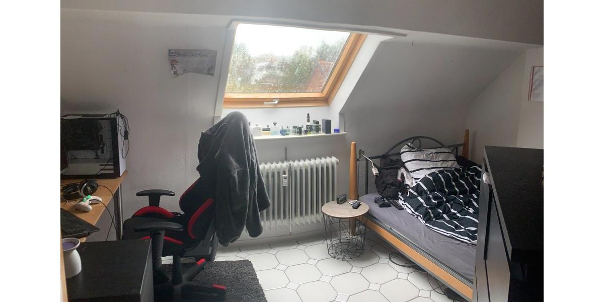 Dachgeschoßwohnung Kirkel - 4.5 Zimmer, 110 m&sup2;, 950&euro; | Angebot:24496811