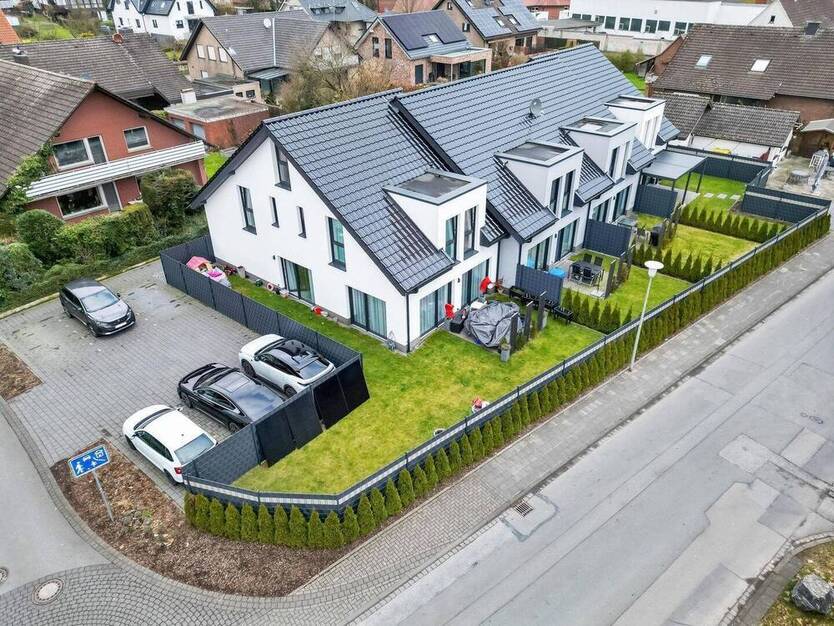 Neubau Reihenmittelhaus (KfW 40 EE) mit Erdwärme, in sehr guter Lage zum Delbrücker Zentrum