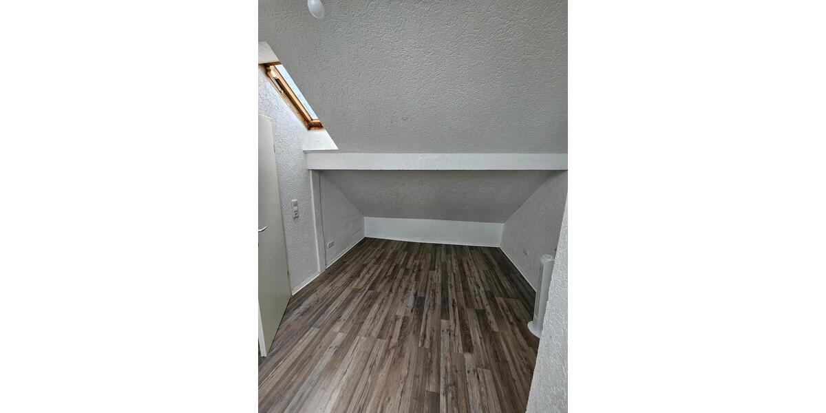 Dachgeschoßwohnung Flörsheim am Main - 2 Zimmer, 50 m&sup2;, 750&euro; | Angebot:26507560