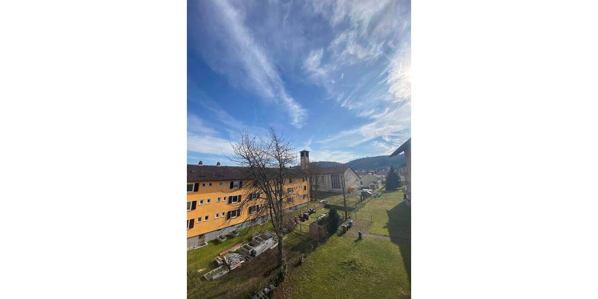 MT an CS 6.1.26 zum 1.2.26 Schön geschnittene 4 Zimmer Wohnung mit Balkon 4 zimmer