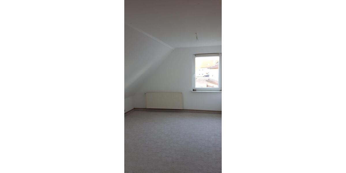 Dachgeschoßwohnung Demmin - 2.5 Zimmer, 53 m&sup2;, 370&euro; | Angebot:26588138