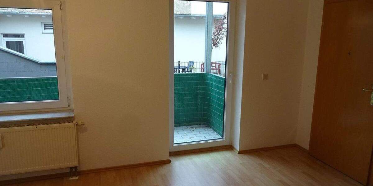 Ab 01.04 !!!Einraumwohnung im Zwickauer Zentrum mit Balkon und kleiner Küche! 1 zimmer