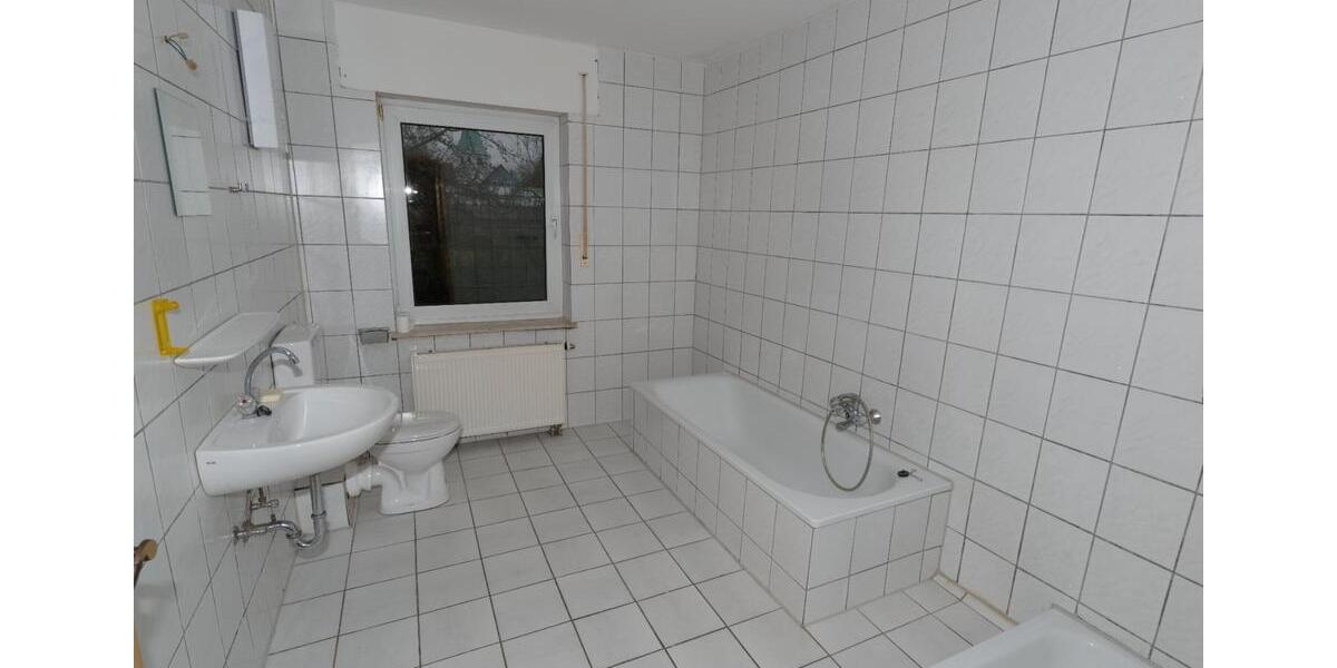 Etagenwohnung Lügde - 3 Zimmer, 88 m&sup2;, 500&euro; | Angebot:25991599