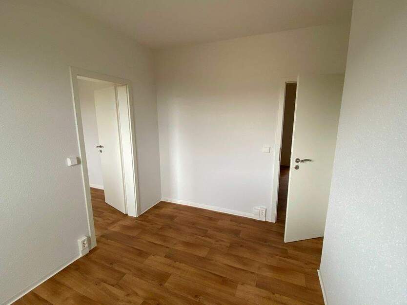 Familienfreundlich & modern: Sanierte Wohnung in bester Lageng ist bereit! 4 zimmer