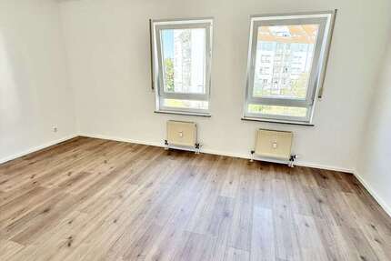 Wohnung Hockenheim - 2 Zimmer, 68 m&sup2;, 600&euro; | Angebot:27224907