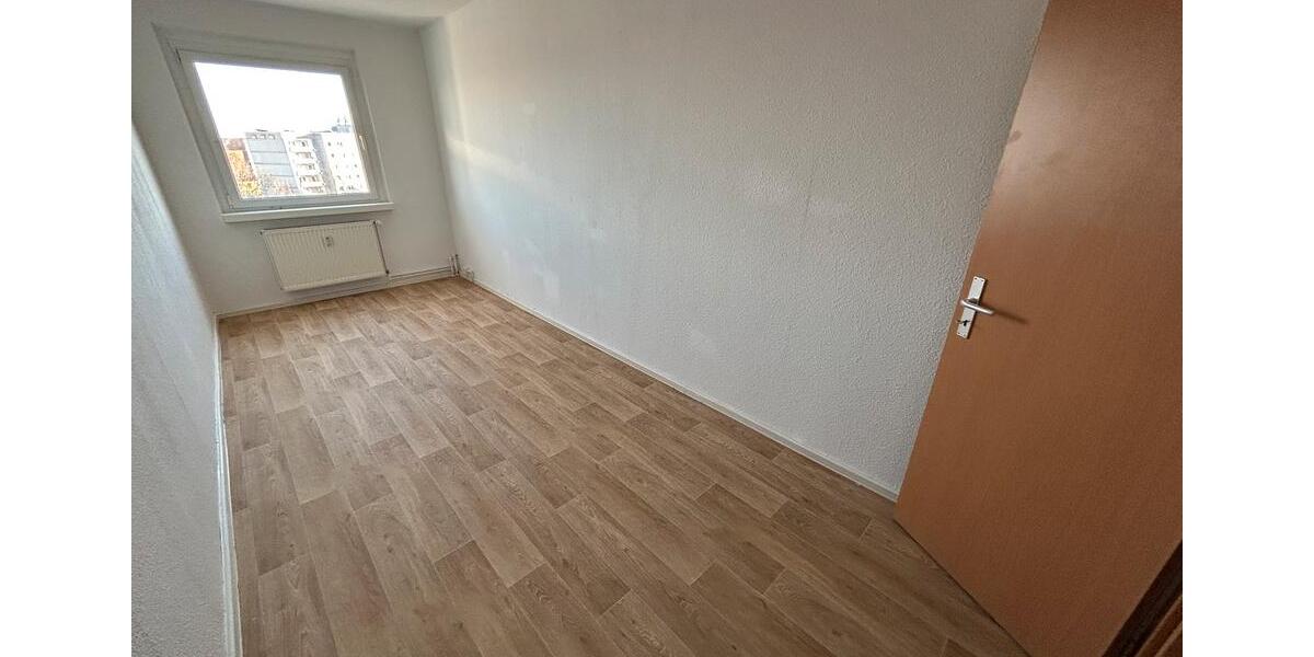 Dachgeschoßwohnung Halberstadt - 4 Zimmer, 70 m&sup2;, 373&euro; | Angebot:24440765