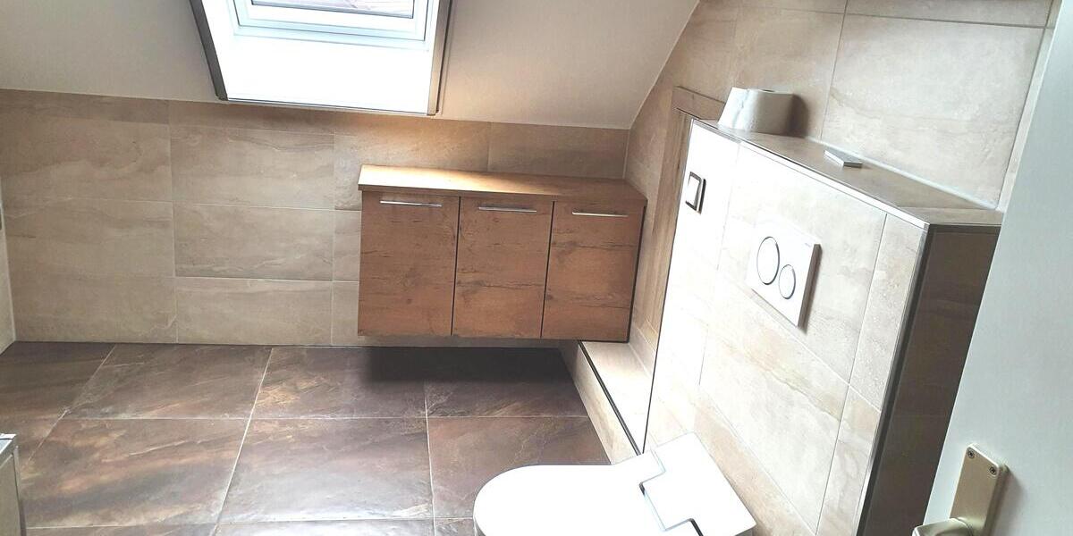 Schicke Dachgeschosswohnung in zentrumsnahe Lage - Dachgeschoßwohnung Wittichenau | Angebot:25430806