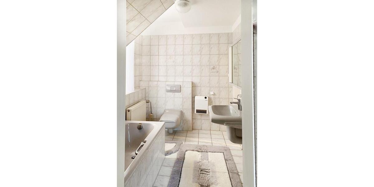 Großzügig modernisierte Wohnung in Obermarschacht 4 zimmer