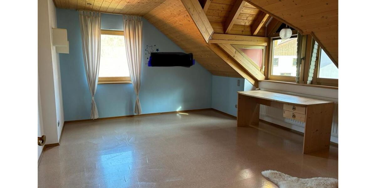 Dachgeschoßwohnung Sulzdorf an der Lederhecke - 3 Zimmer, 110 m&sup2;, 770&euro; | Angebot:25636537
