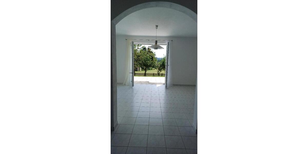 Wohnen im Grünen: Haus mit Garten & Garage 4 zimmer