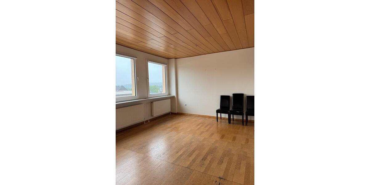 Etagenwohnung Wuppertal Gemarkung Vohwinkel - 3 Zimmer, 120 m&sup2;, 900&euro; | Angebot:25751635