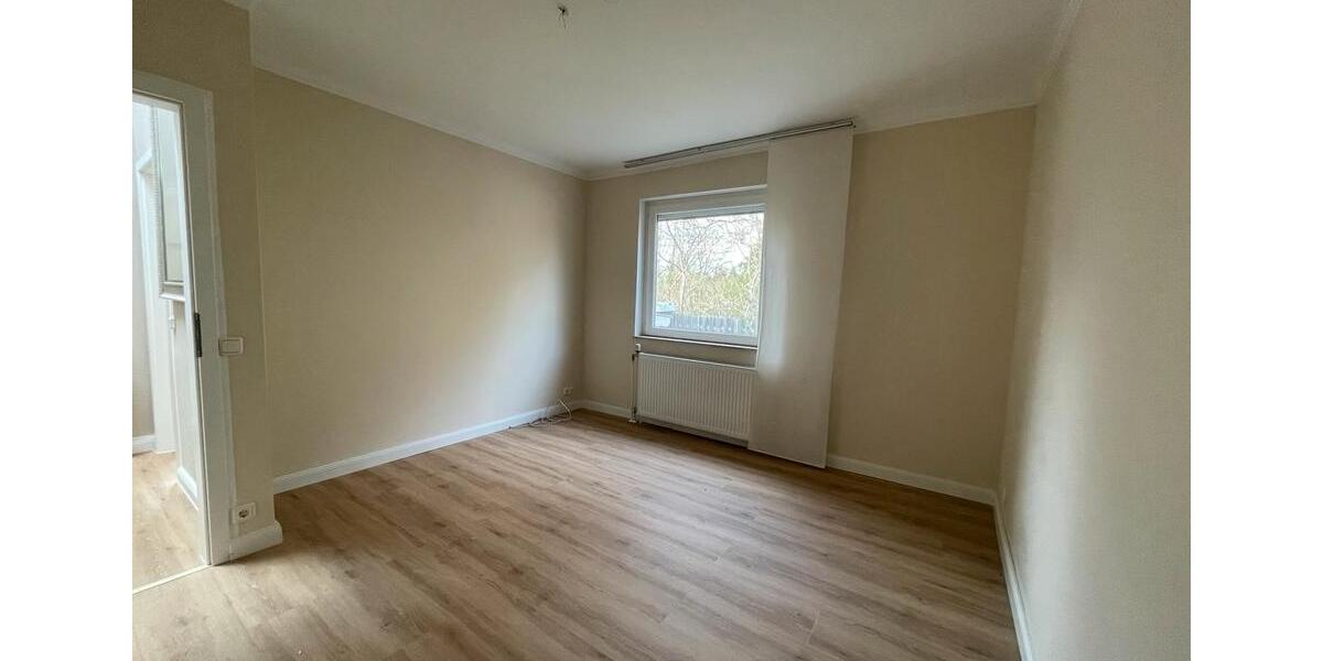 Doppelhaushälfte Hambühren - 4 Zimmer, 120 m&sup2;, 1.250&euro; | Angebot:25980730