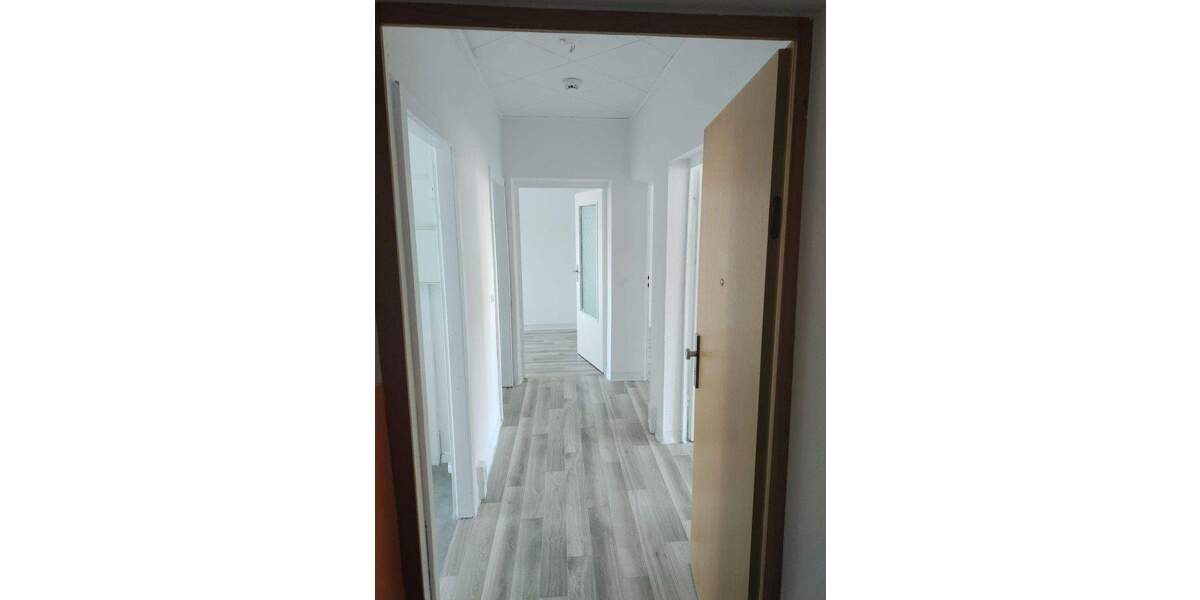 Etagenwohnung Mücheln - 3 Zimmer, 58 m&sup2;, 220&euro; | Angebot:25772435
