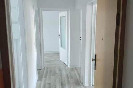 Wohnung Mücheln - 3 Zimmer, 58 m&sup2;, 220&euro; | Angebot:25772435