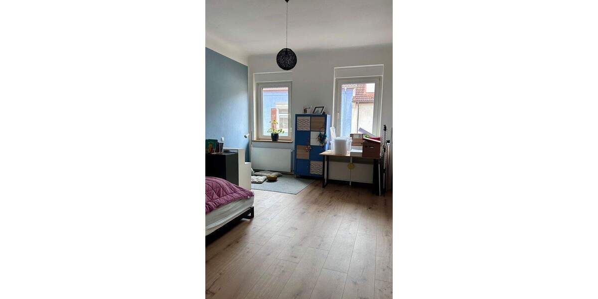 Sanierte 4-Zimmer-Wohnung mit 108 m² im 1. OG - zusätzliche EG-Wohnung im Haus verfügbar 4 zimmer