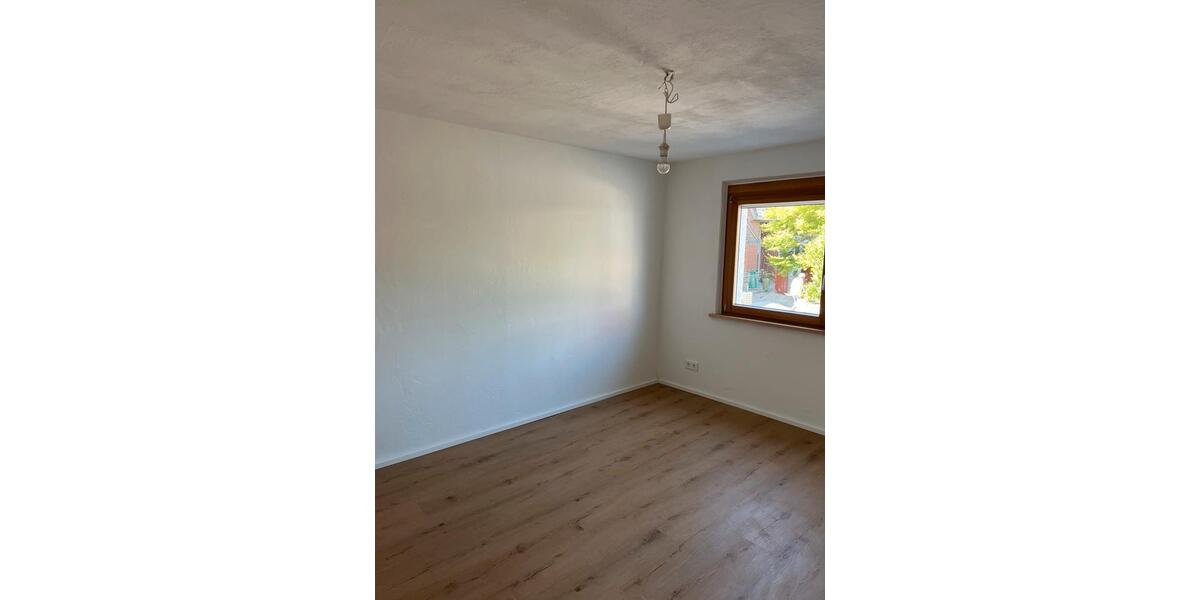 Erdgeschoßwohnung Vaihingen an der Enz - 4 Zimmer, 70 m&sup2;, 825&euro; | Angebot:25881345