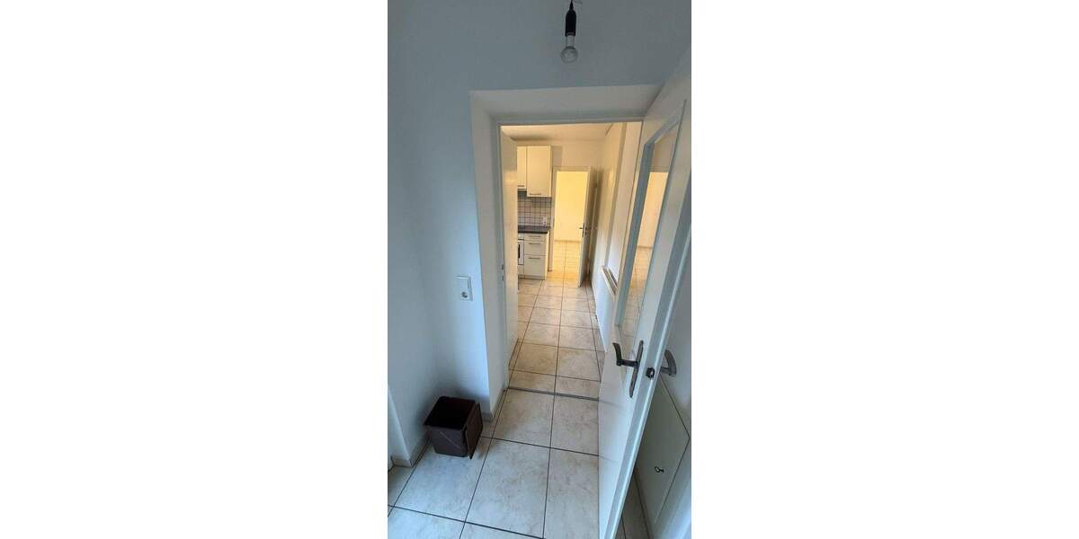 4,5-Zimmer-Wohnung Halbhöhenlage von Stuttgart, Renoviert, EBK, 2XBalkon, Stellplatz, u.m.v. 4 zimmer