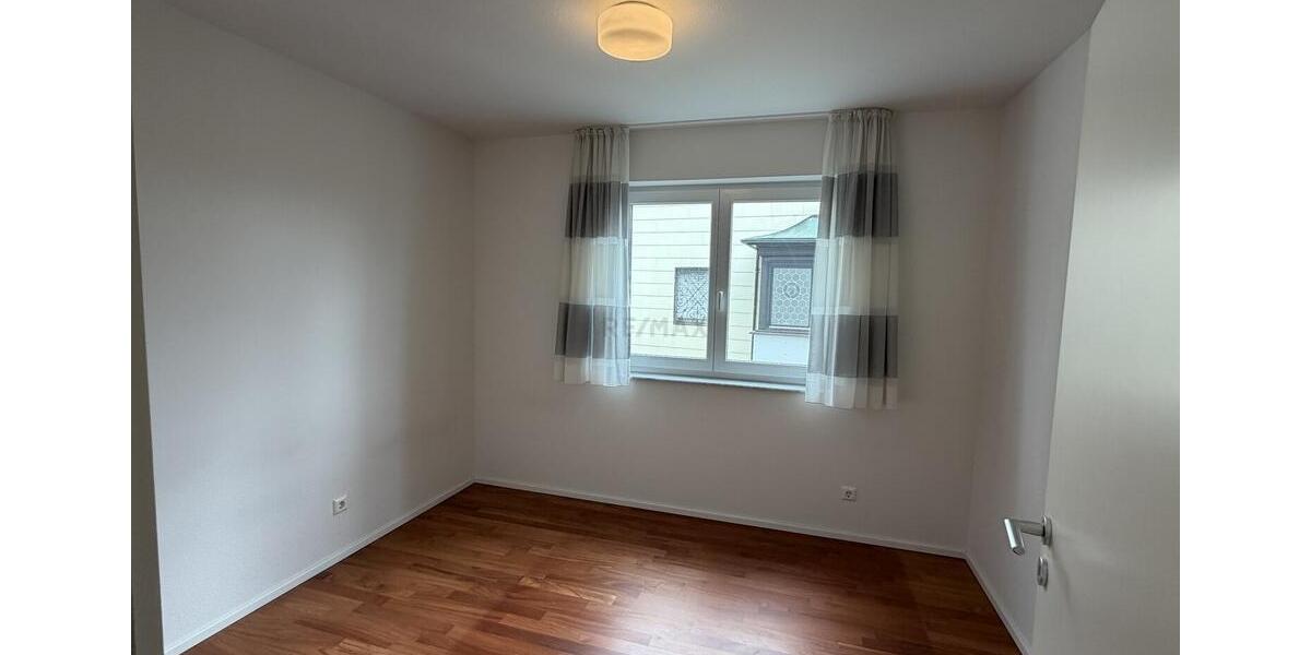 Etagenwohnung Göppingen - 3 Zimmer, 88 m&sup2;, 990&euro; | Angebot:26591795