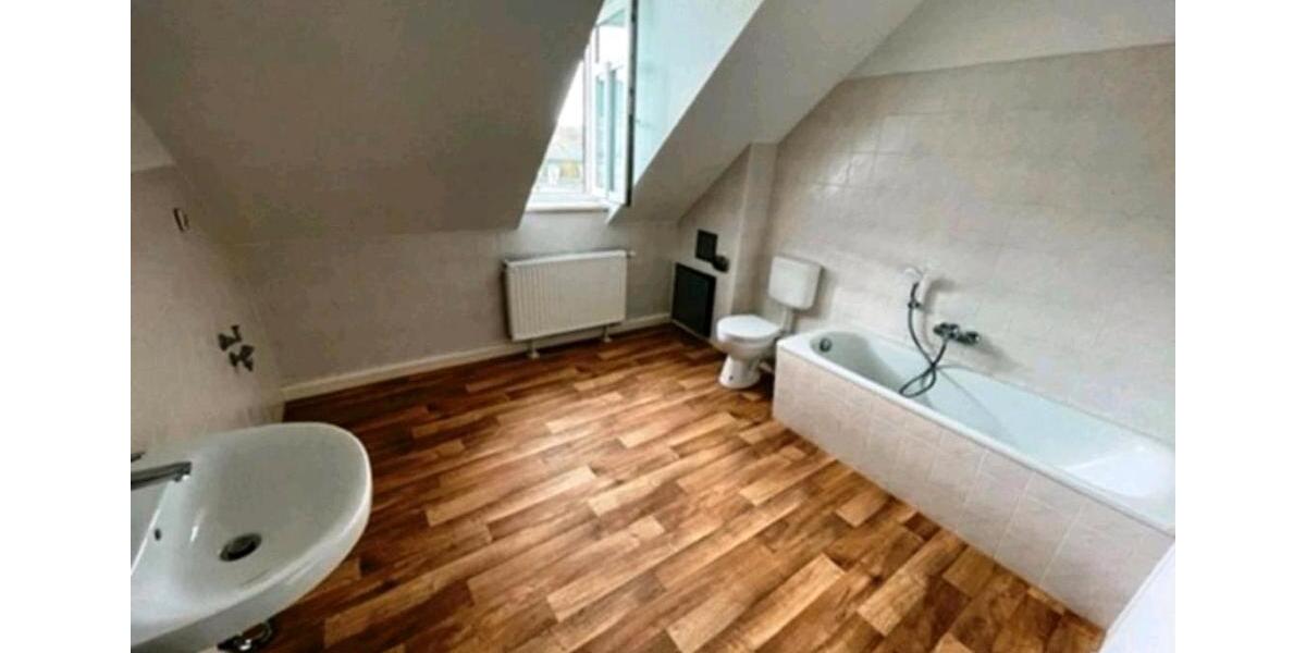 Dachgeschoßwohnung Döbeln - 3.5 Zimmer, 107 m&sup2;, 505&euro; | Angebot:25863921