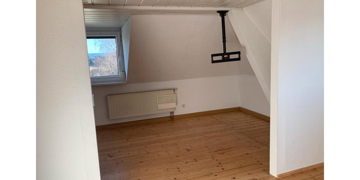 Dachgeschoßwohnung Schwarzenberg/Erzgebirge Erzgebirge - 3 Zimmer, 63 m&sup2;, 330&euro; | Angebot:26019597
