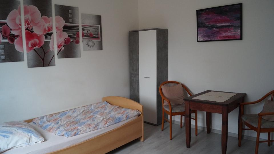 Wohnen auf Zeit Lauchhammer - 6 Zimmer, 30 m&sup2;, 29&euro; | Angebot:22204651