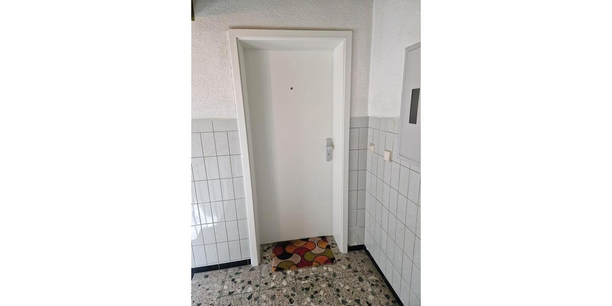 Dachgeschoßwohnung Köln Rodenkirchen - 1 Zimmer, 25 m&sup2;, 600&euro; | Angebot:26048075