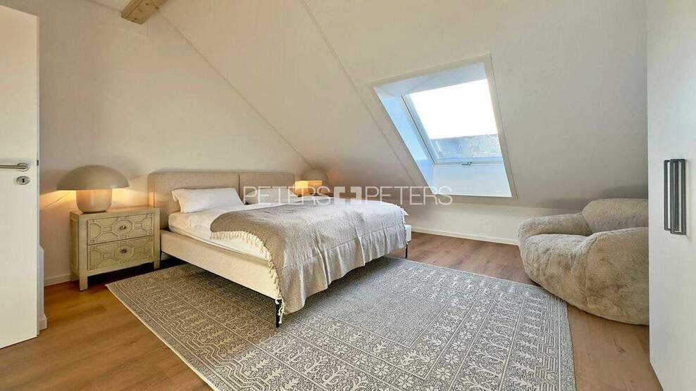 + Großzügiges Reihenhaus vor den Toren Hamburgs + 5 zimmer