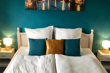 Wohnen auf Zeit Wackersdorf - 3 Zimmer, 95 m&sup2;, 98&euro; | Angebot:24152548