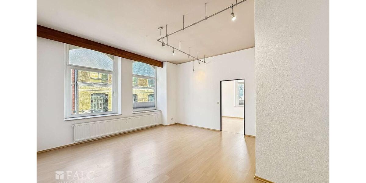 Stilvoll wohnen mit Altbaucharme – 3-Zimmer-Wohnung mit Aufzug und Stellplatz! 3 zimmer