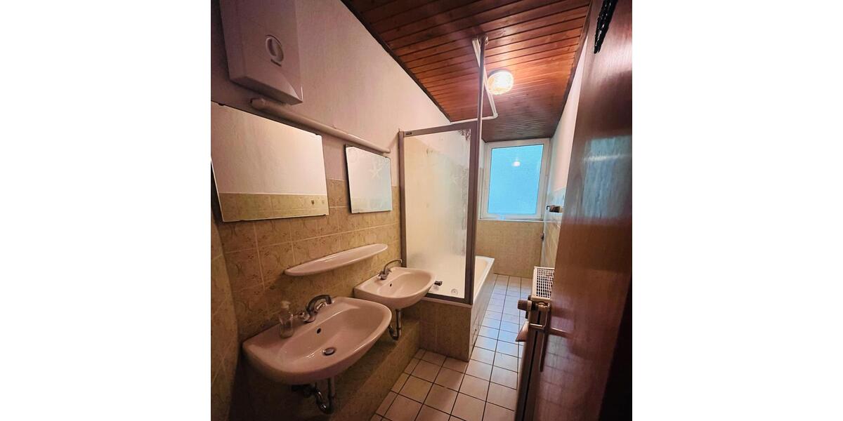 Etagenwohnung Altena - 4 Zimmer, 100 m&sup2;, 400&euro; | Angebot:24377331