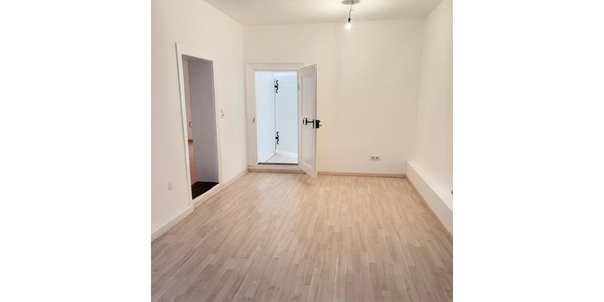 Etagenwohnung Straubing - 3.5 Zimmer, 160 m&sup2;, 1.150&euro; | Angebot:25879353