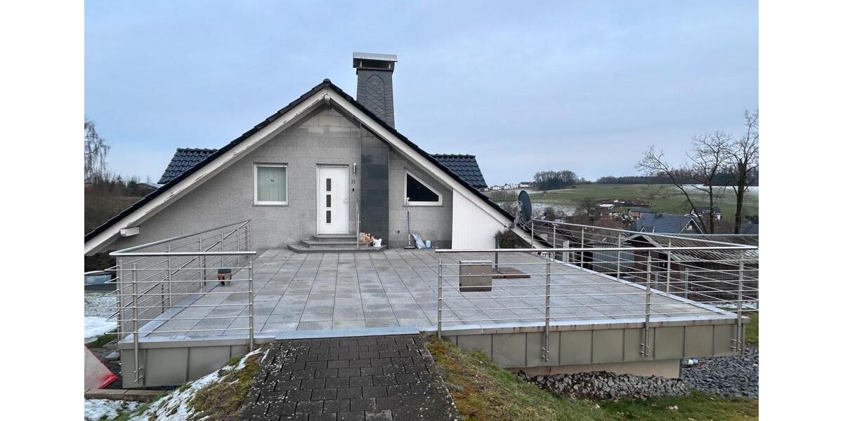 Dachgeschoßwohnung Morsbach - 3 Zimmer, 138 m&sup2;, 1.100&euro; | Angebot:24804592